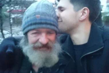 ČUDO: Pronašao oca beskućnika preko Tvitera!