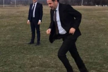 (VIDEO) Kad Rasim Ljajić puca na gol - POP BRANI!