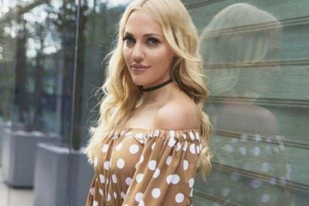 VERENIK JE OSTAVIO TRUDNU I POKUŠALA JE DA SE UBIJE, A SADA SE PORODILA: Čuvena Hurem, pokazala drugu ćerku, ali ne i MUŽA!