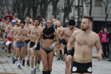 (FOTO) Ovako su Beograđani trčali u gaćama!