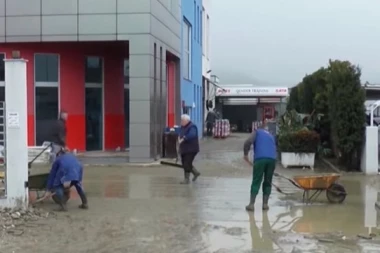 Poplave u Albaniji, jedna osoba poginula!