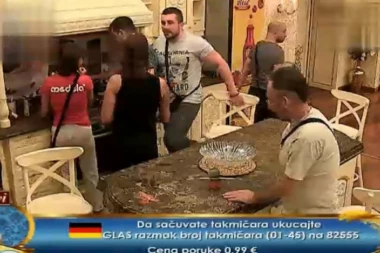 (VIDEO) ZORICA ZAKUVALA ČORBU: Ivan je poljubio NInu, Mladen pobesneo!