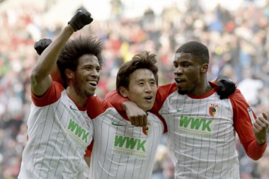 JOVIĆ I GAĆINOVIĆ IZGUBILI: Augsburg zaustavio Ajntraht