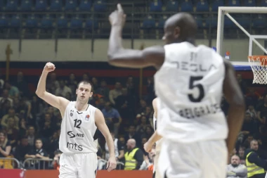 (VIDEO) Kimi vodio navijanje, Grobari se prozivali, Partizan pobedio