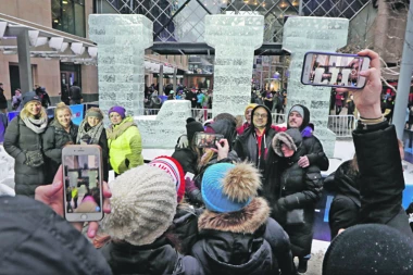 PAPRENO SKUPO FINALE NFL LIGE: Leteli milioni na Superboulu