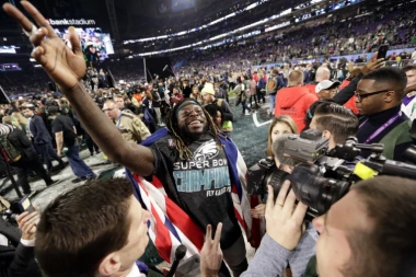 Brejdi bez šestog Superboula, FILADELFIJA SLAVI SVOJ PRVENAC!