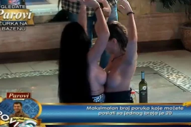 (VIDEO 18+) Mirjana i Anamarija u lezbo akciji u bazenu!