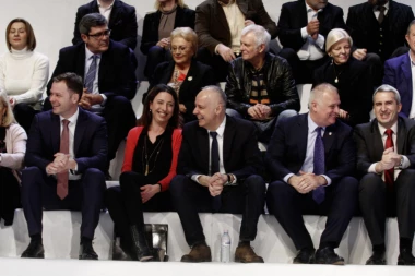 (VIDEO) SNS U DOMU OMLADINE: Naprednjaci predstavili listu i program za Beograd