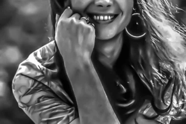 TRAGIČNA SMRT POPULARNE GLUMICE: Suprug je bacio sa broda?