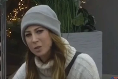 PUŠTAM DA ME NAPUNE pa pijem pilule!