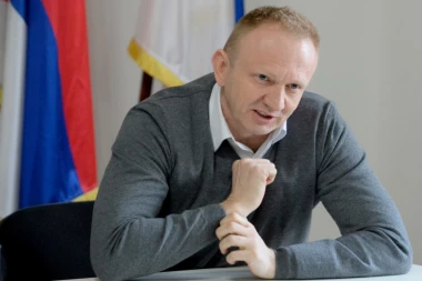 ĐILAS REŽIRAO BRUTALNE NAPADE NA IRENU VUJOVIĆ: Prljava kampanja opozicije protiv funkcionerke SNS-a