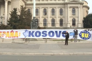 NO PASARAN: Osvanula jaka poruka na Zidu plača u Beogradu!
