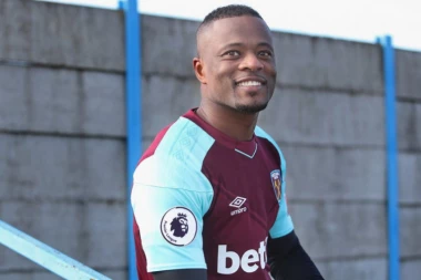 FRANCUZ KONAČNO POTPISAO: Evra prešao u Vest Hem