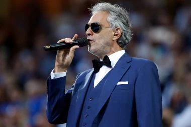 NEVIĐEN GAF HRVATSKE NOVINARKE: Pitala slepog Bočelija da li je RAZGLEDAO Pulu