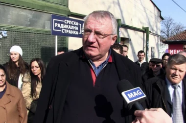 ŠEŠELJ: Migrante možemo samo usputno da nahranimo!