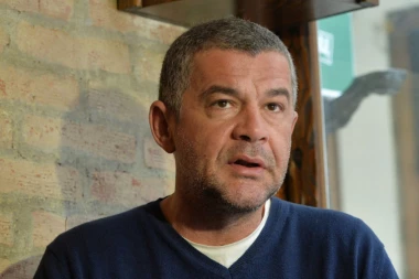 (FOTO) PORUKA ZA NEBOJŠU: Nebesko glumište prestani da jačaš