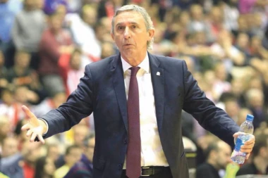 Igrač Barselone povredio Pešića na treningu