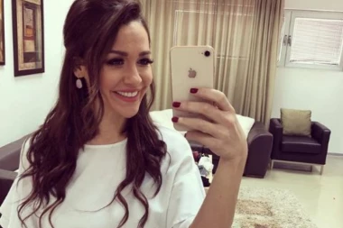 Konačno: Lepa i se*si glumica progovorila o udaji, ali i otkrila kakvo iznenađenje želi za Novu godinu!