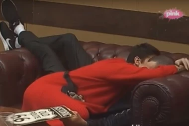 MINA VEĆ U ĐEKSONOVOM ZAGRLJAJU!