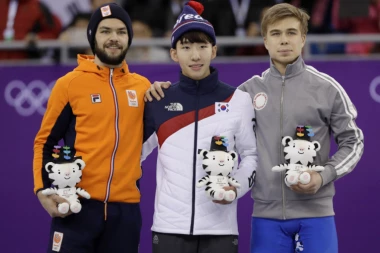 MOK POKRENUO ISTRAGU: Rus posvetio medalju suspendovanim zemljacima