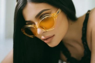 Na putu da postane najmlađa MILIJARDERKA U ISTORIJI! Ima 12 zaposlenih i najveći magovi biznisa mogu da joj zavide