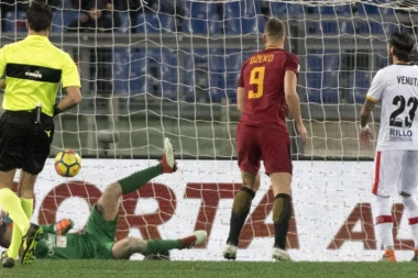 (VIDEO) KOLAROV NADIGRAO ĐURIČIĆA: Roma se igrala sa Beneventom