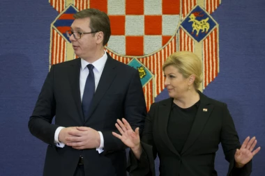 Hrvati opleli po Kolindi: "JUDA JE IZDAO ISUSA , A TI KOLINDA HRVATE I TUĐMANA"