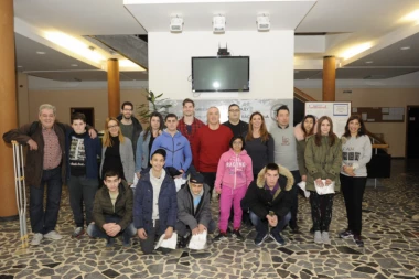 REKREACIJA ZA NEZBRINUTU DECU: Deca osvajaju Rtanj