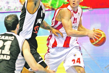 Neverovatna sudbina košarkaša Stefana Stojačića: RAZBIO KARIJA, PA BASKETARU ZAMENIO KLAVIROM!