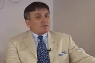 USTANOVLJENO DA JE NENAD PROKIĆ SEKSUALNO ZLOSTAVLJAO STUDENTKINJE, ALI PROŠAO BEZ KAZNE! Studenti razočarani!