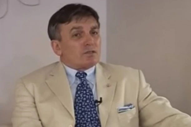 USTANOVLJENO DA JE NENAD PROKIĆ SEKSUALNO ZLOSTAVLJAO STUDENTKINJE, ALI PROŠAO BEZ KAZNE! Studenti razočarani!