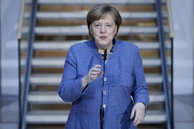 ALBANIJA SPASAVA ANGELU MERKEL? Hoće Šiptarima da uvale izbeglice iz Evrope