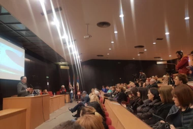 Antić na tribini pod nazivom "Zdrava žena, zdrava porodica"