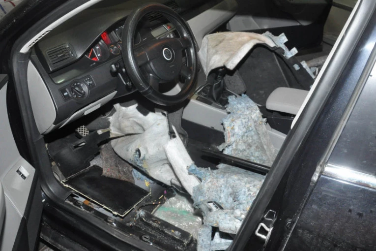 Evo kako srpski carinici prepoznaju krimose sa punim džepovima droge na granicama