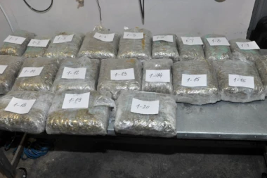 Zaplenjeno PREKO DVA KILOGRAMA MARIHUANE na Preševu!