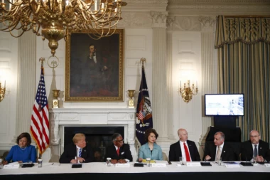 PROPAŠĆE AMERIKA, K'O DA JE NIKAD NIJE BILO: Dug dostiže 30 biliona dolara!