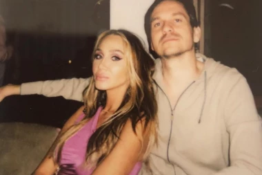 TVRDILI DA ĆE JE OSTAVITI ZBOG EMINE: Ovako sada izgleda SUPRUGA MARKA MIŠKOVIĆA