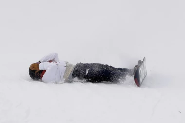 (VIDEO) ZAVRŠIO U BOLNICI: Stravičan pad mladog Japanca šokirao sve u Pjongčangu