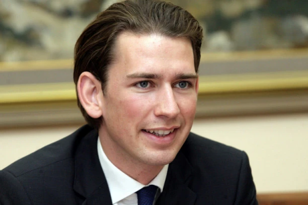 (FOTO) GUTEREŠ PRIMA KURCA: Austrijski kancelar otišao na svoje PRVO putovanje van Starog kontinenta nakon pandemije!