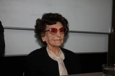 BILA JE MORALNI UZOR I VELIKA PODRŠKA: Vučić uputio saučešće porodici Smilje Avramov