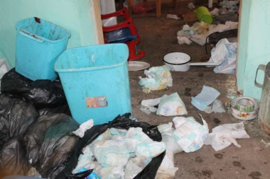 Horor u domu bebe koja je umrla zbog promrzlina:  Deca živela u fekalijama sa bubašvabama!