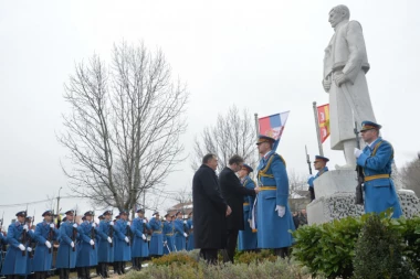 DAN DRŽAVNOSTI U ORAŠCU: Srbijo, srećan ti rođendan!