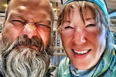 RODITELJSKA LJUBAV: Švajcarci prešli biciklom 17.000 km da bi videli sina na ZOI!