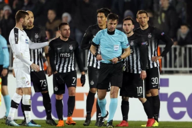 TOŠIĆ: Ostaje žal za pobedom! Zašto crveni karton za Mitrovića?