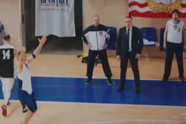 SPOT SPS ZA BEOGRADSKE IZBORE: Ovako Antić vodi tim do pobede!