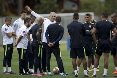 (VIDEO) Samo najbolje za Nejmara i drugove: EVO GDE ĆE SE BRAZILCI SPREMATI ZA MUNDIJAL!