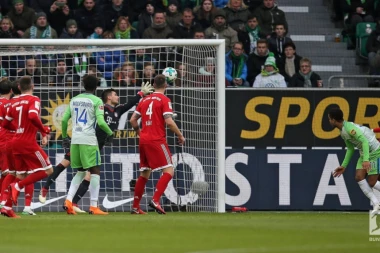 (VIDEO) BAJERNOVA 10. U NIZU, Hamburger tone na dno!