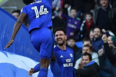 "ZAGRLIO ME JE JAČE OD ROĐENE ŽENE": Fudbaler slomio naočare navijaču prilikom proslave gola!