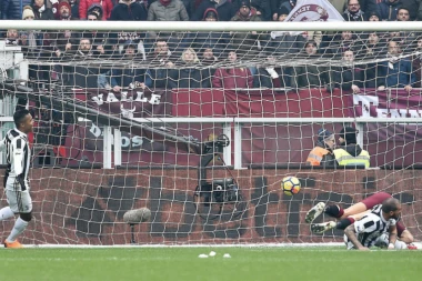(VIDEO) JUVE GAZDA U TORINU: Aleks Sandro doneo pobedu crno-belima u gradskom derbiju!