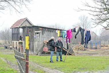 Dečak pre samoubistva poljubio strica i rekao da ide kod komšije